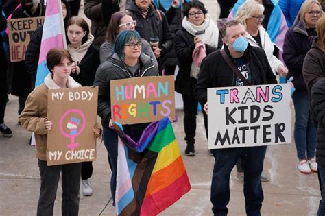 State of Texas: Lawmakers battle over healthcare for transgender children